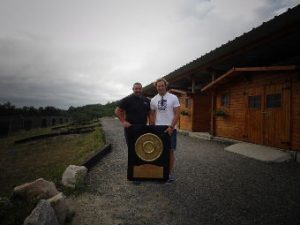 Joueur du Castres olympique à la Élevage canin et pension animalière Des Pas Des Bêtes Bouclier de Brennus